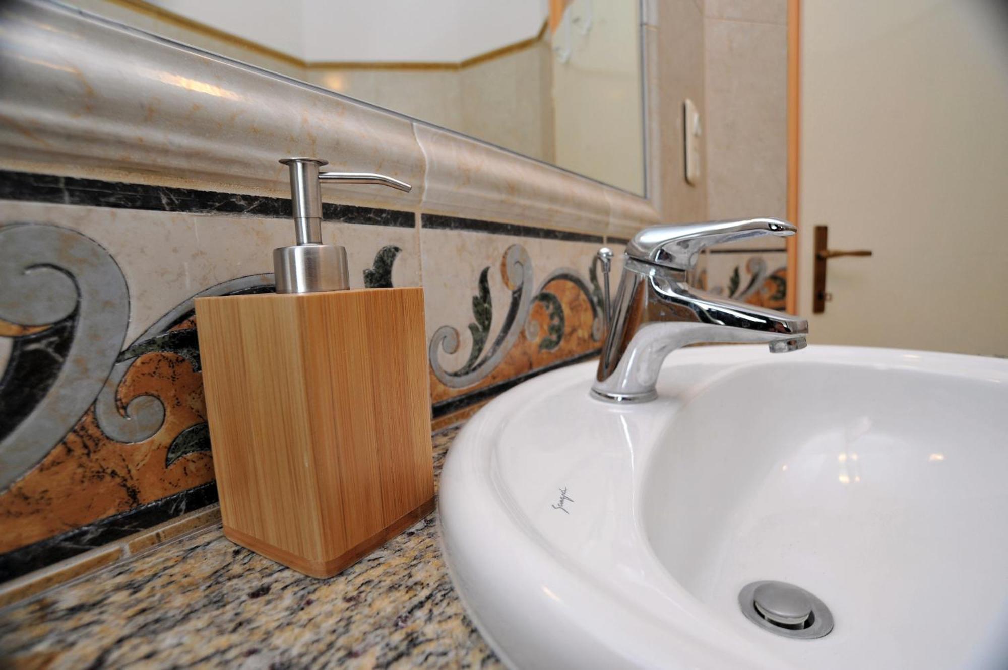 Apartments Villa Eden Преко Екстер'єр фото