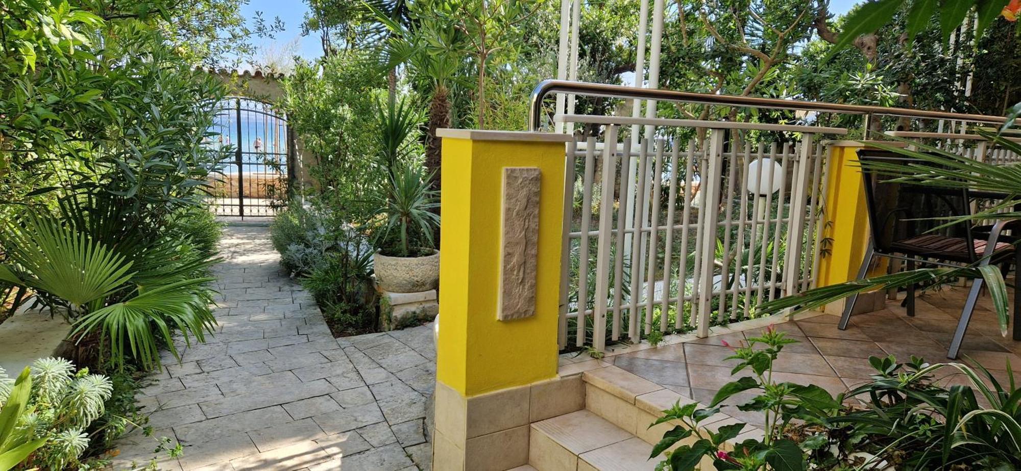 Apartments Villa Eden Преко Екстер'єр фото